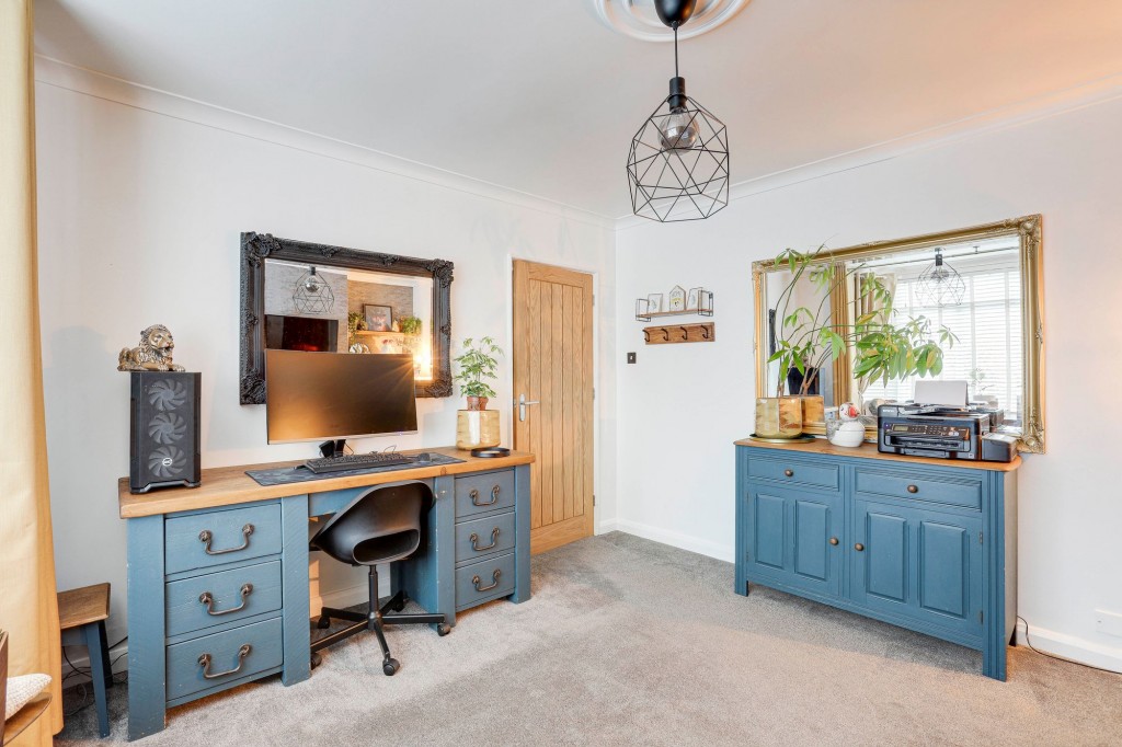 Burnside Drive, Bramcote, NG9