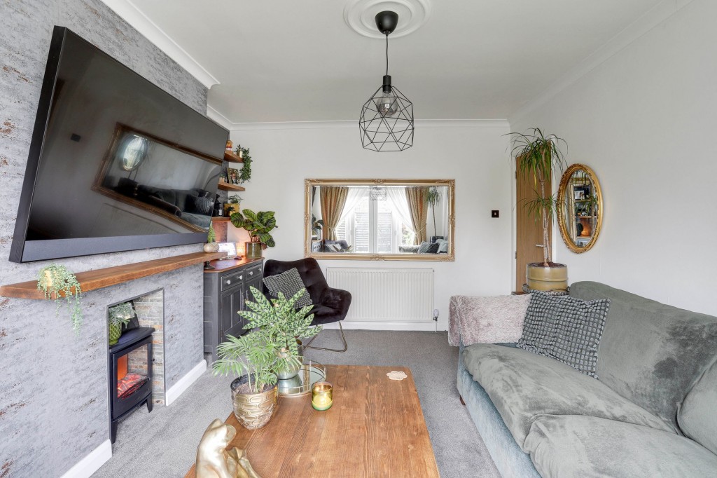 Burnside Drive, Bramcote, NG9