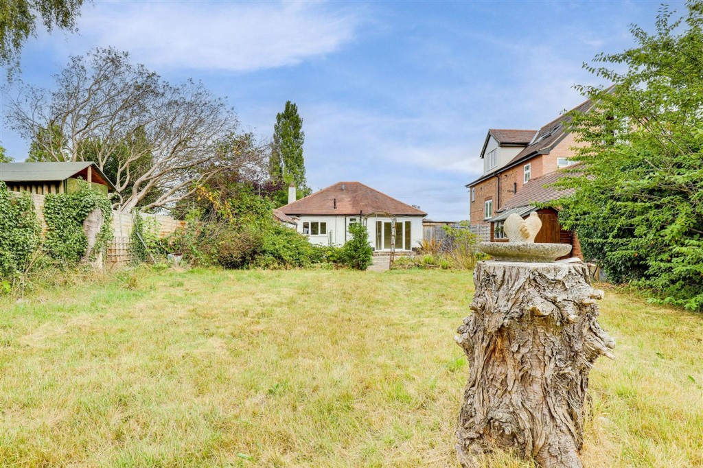 Radcliffe Road, West Bridgford, NG2