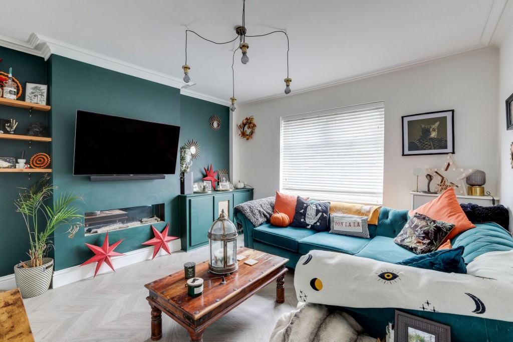 Vale Road, Colwick, NG4