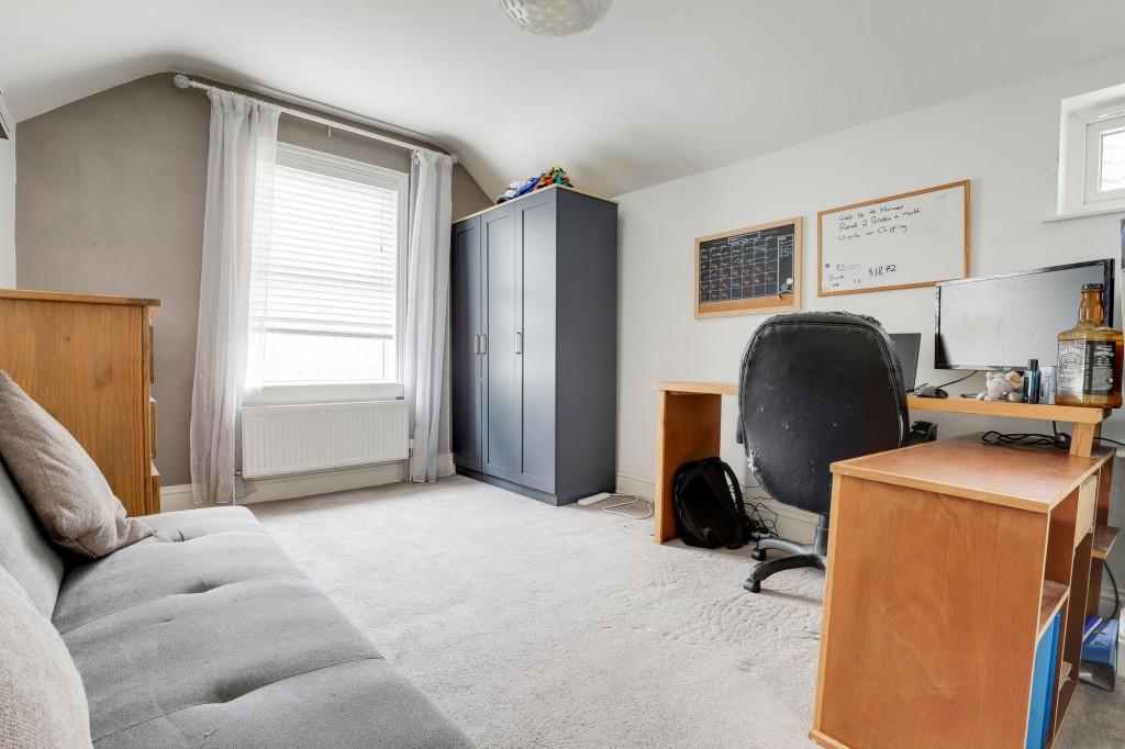 Vale Road, Colwick, NG4