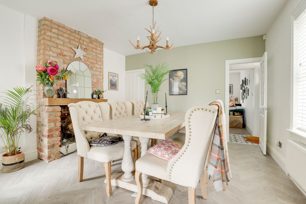 Vale Road, Colwick, NG4