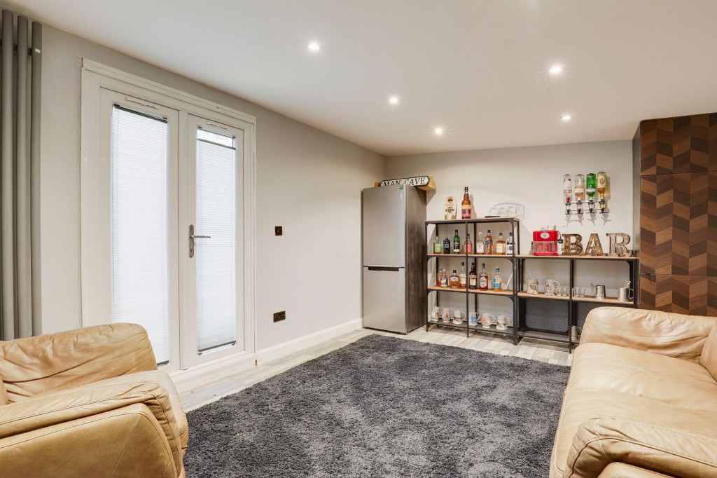 Vale Road, Colwick, NG4