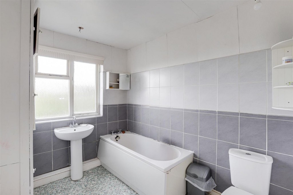 Dovedale Road, Nottingham, NG3