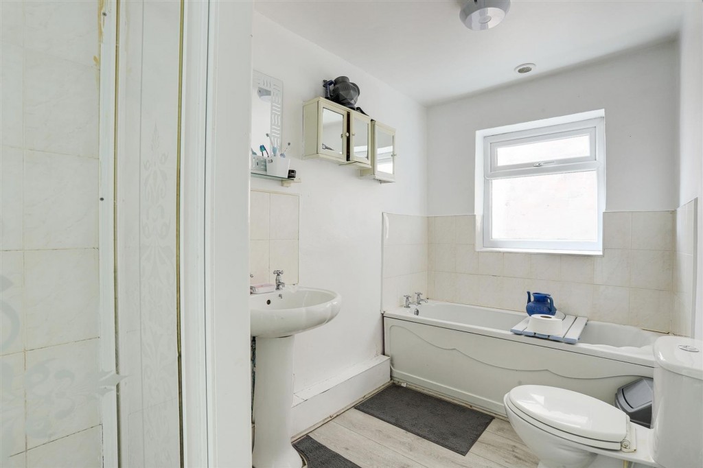 Dovedale Road, Nottingham, NG3