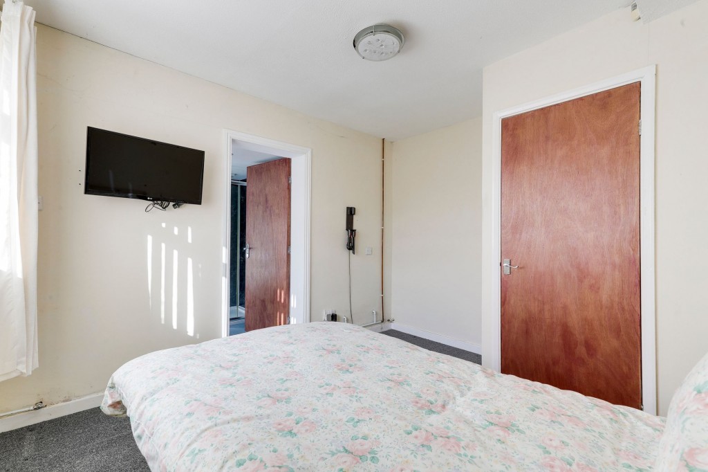 Abbotsbury Close, Nottingham, NG5