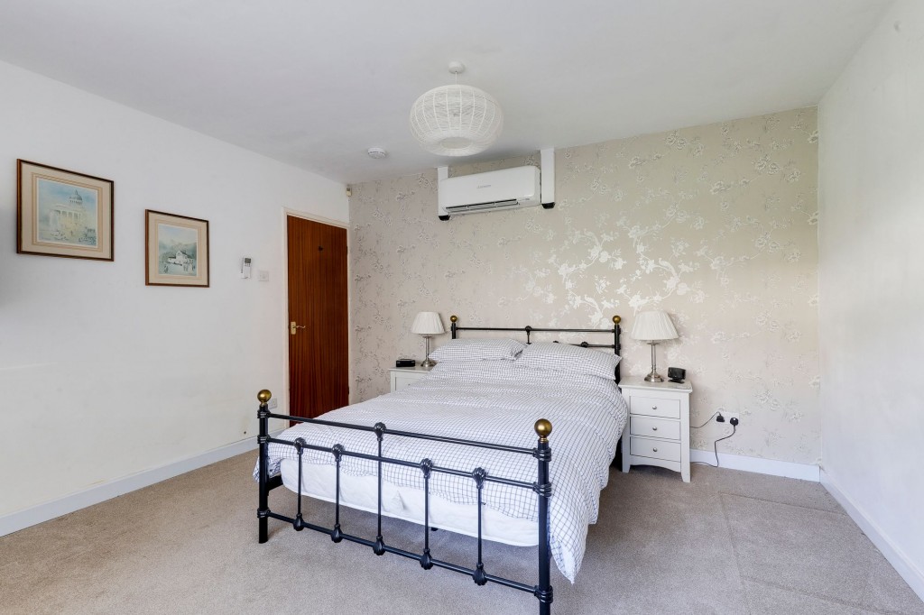 Abbotsbury Close, Nottingham, NG5