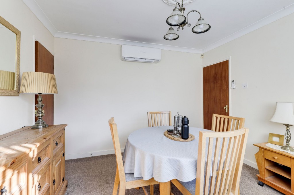 Abbotsbury Close, Nottingham, NG5