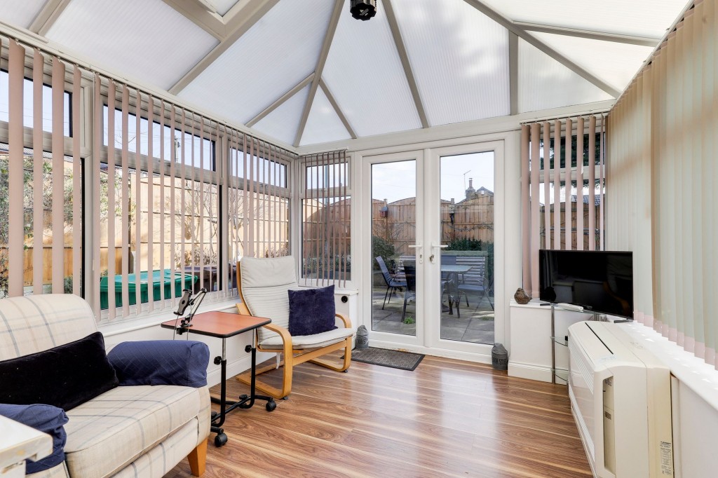 Abbotsbury Close, Nottingham, NG5