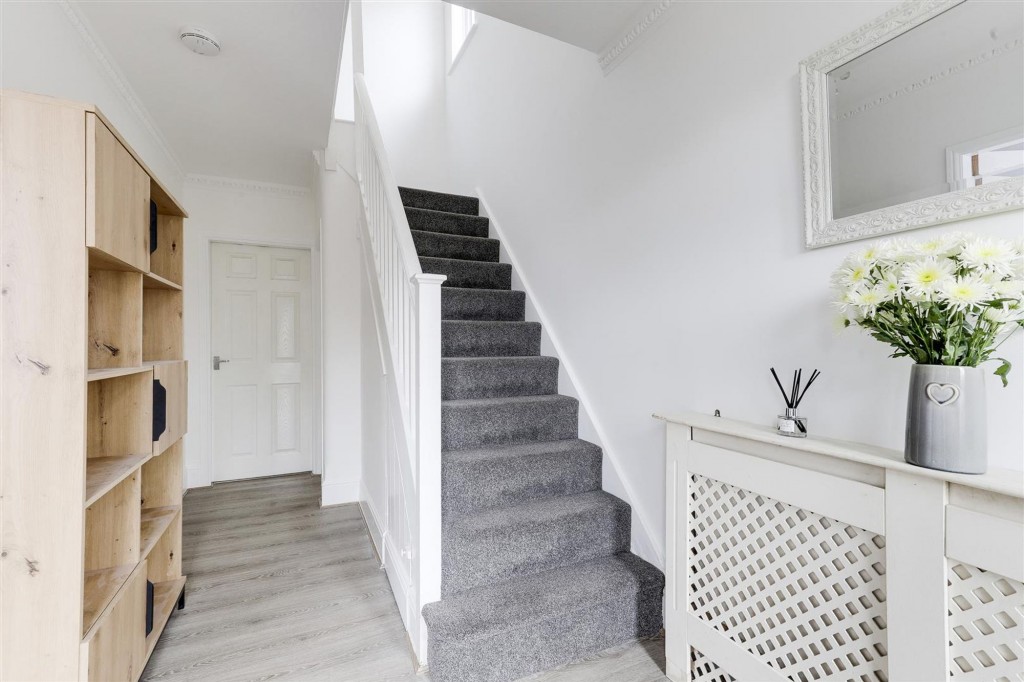 Main Road, Gedling, NG4