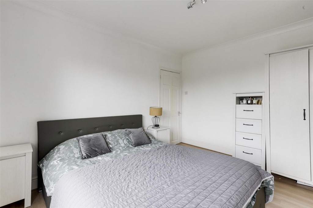 Main Road, Gedling, NG4