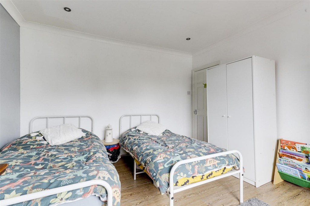 Main Road, Gedling, NG4