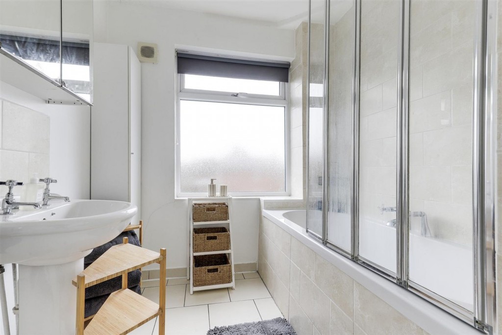 Main Road, Gedling, NG4