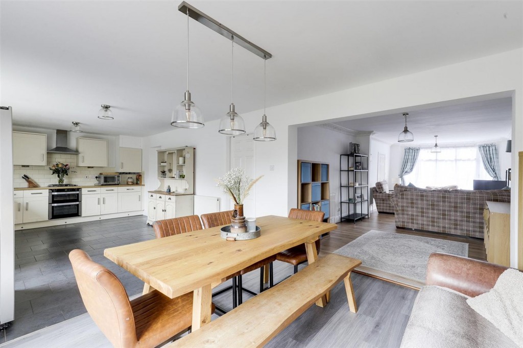 Main Road, Gedling, NG4