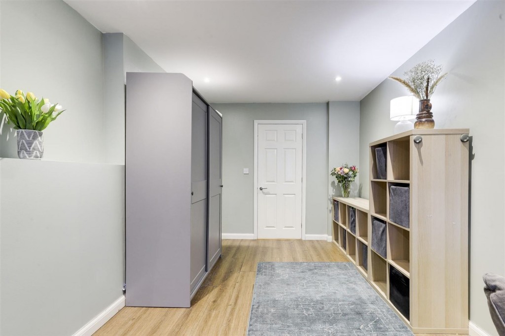 Main Road, Gedling, NG4