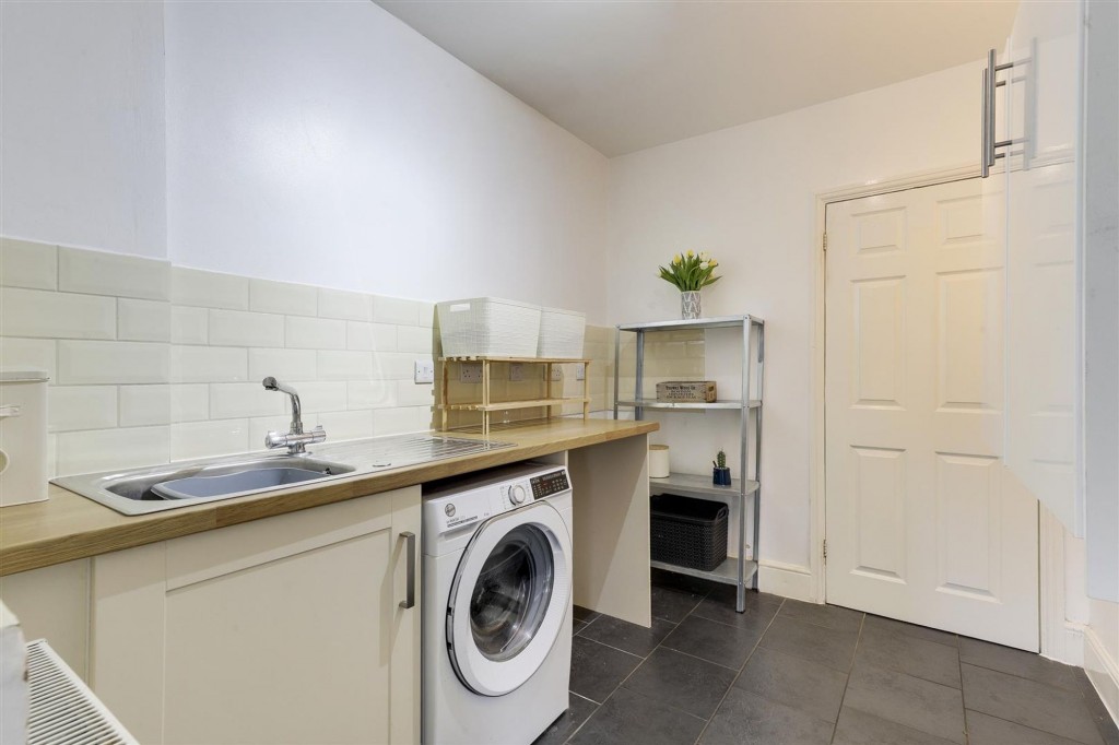 Main Road, Gedling, NG4