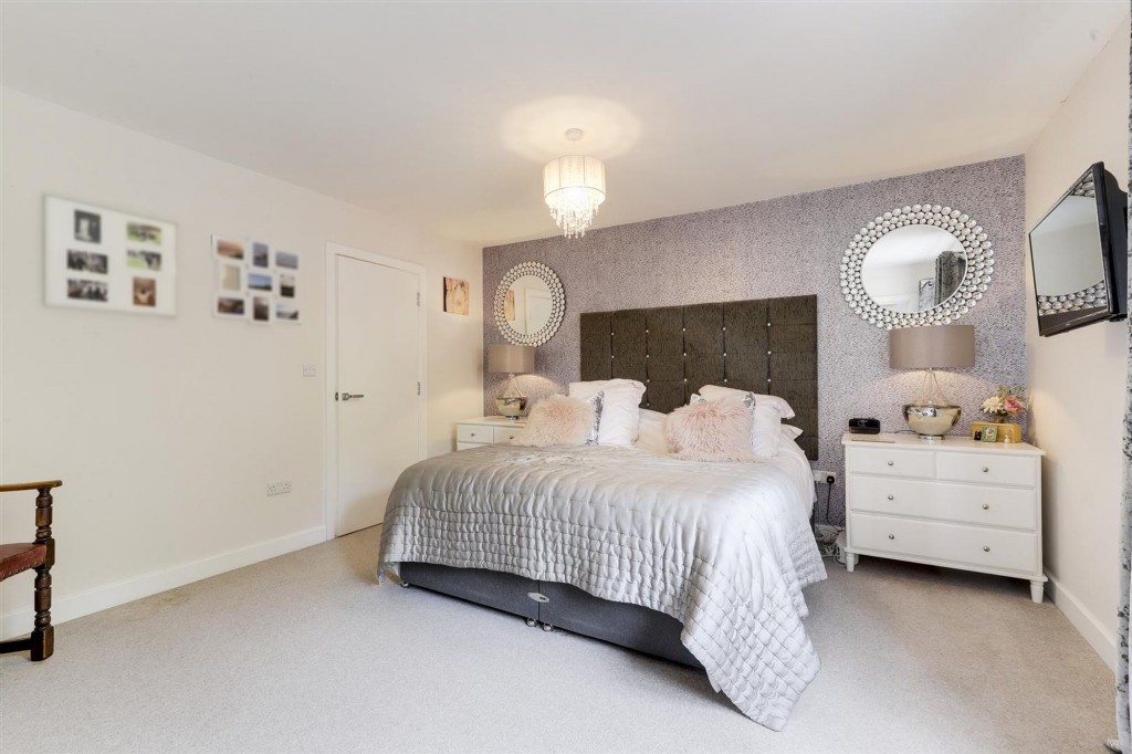 West Manor Park, Epperstone, NG14