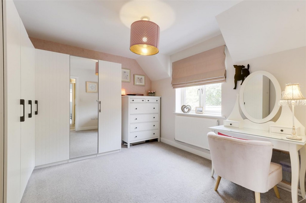 West Manor Park, Epperstone, NG14