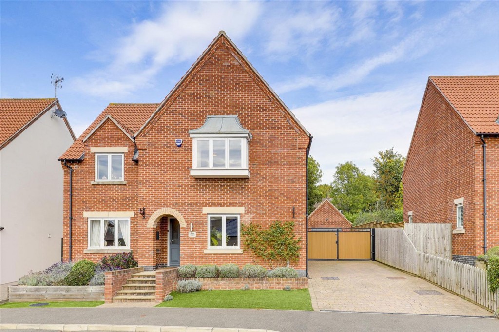 West Manor Park, Epperstone, NG14