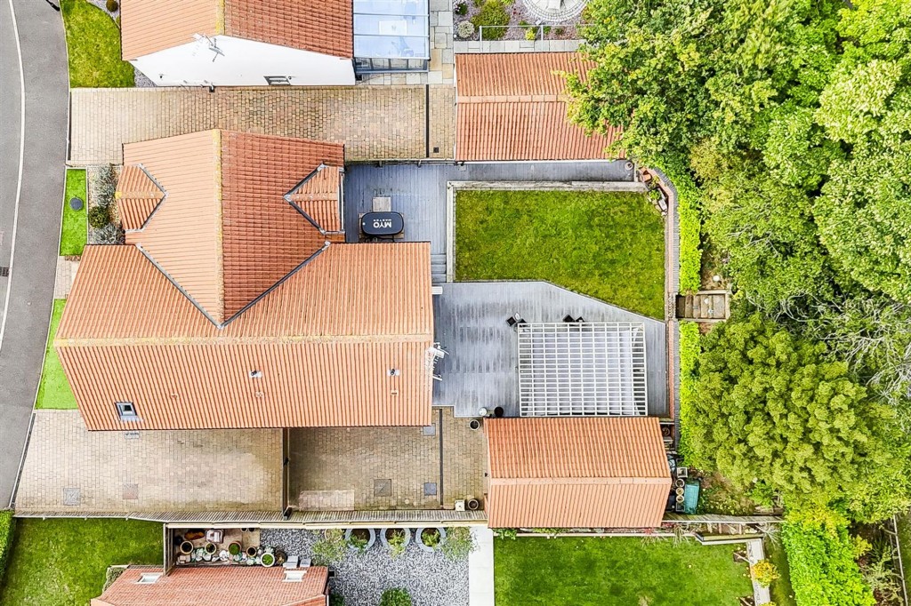 West Manor Park, Epperstone, NG14