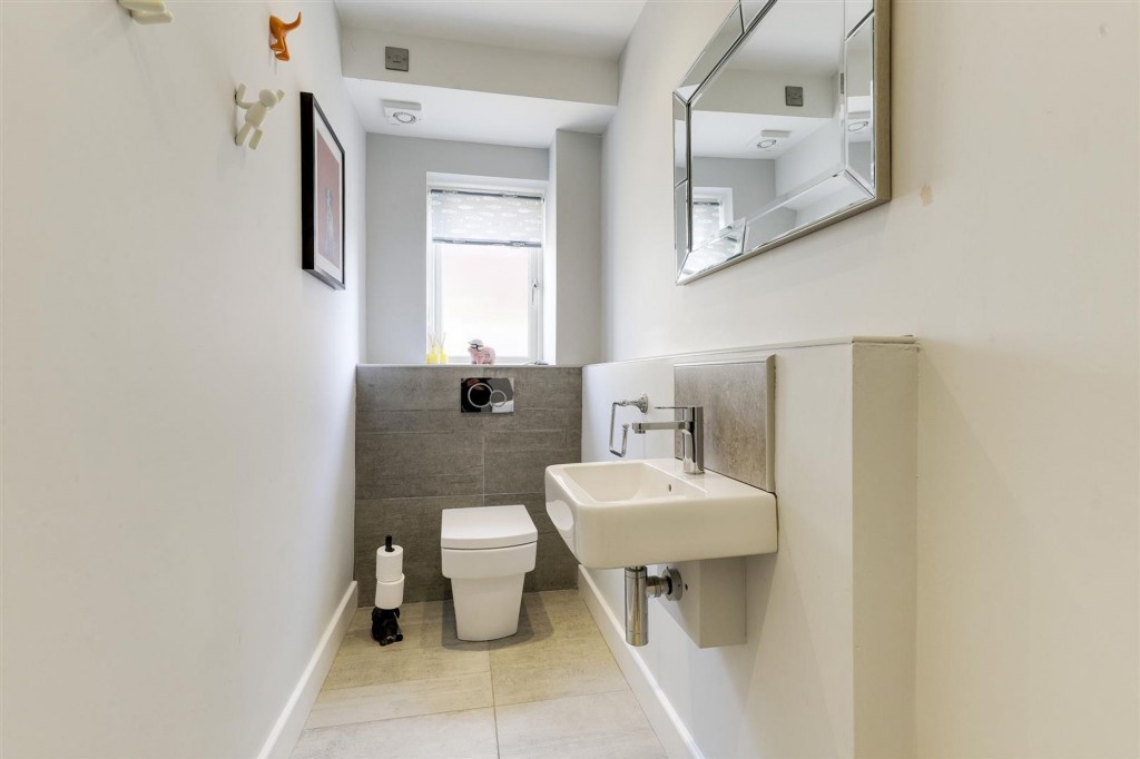 West Manor Park, Epperstone, NG14