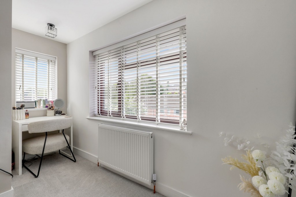 Newton Road, Gedling, NG4