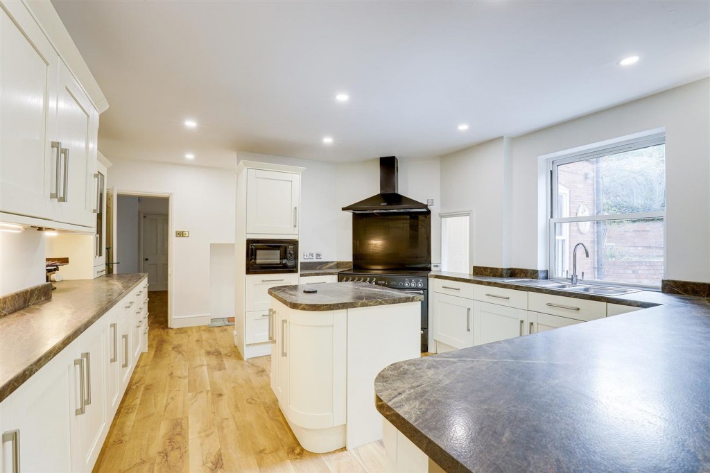 Nottingham Road, Lowdham, NG14