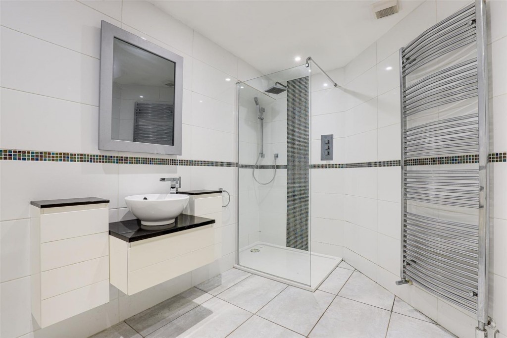 Nottingham Road, Lowdham, NG14