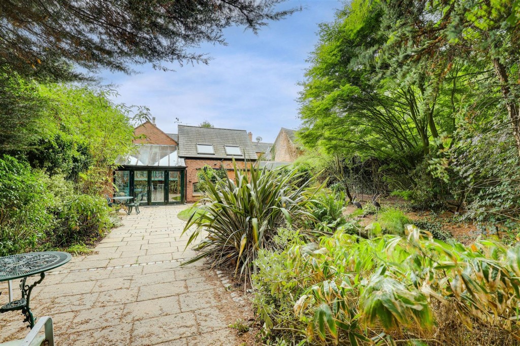 Nottingham Road, Lowdham, NG14