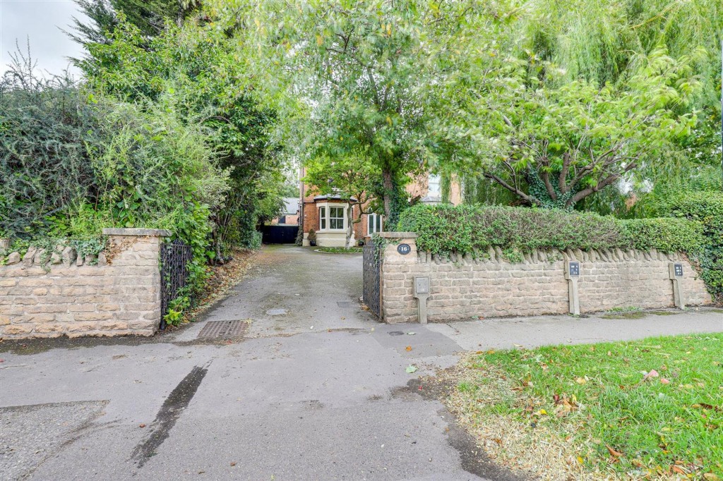 Nottingham Road, Lowdham, NG14