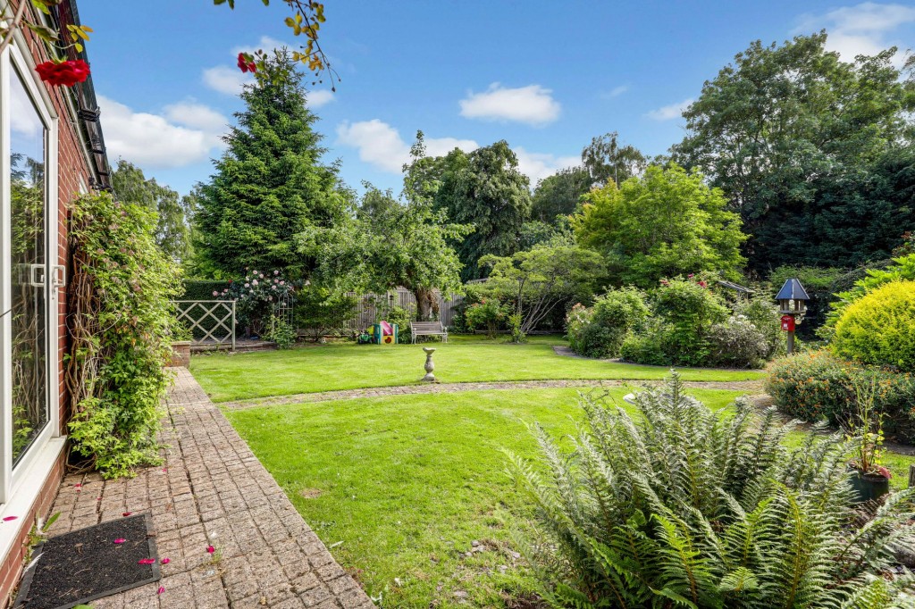 North Road, Ruddington, NG11