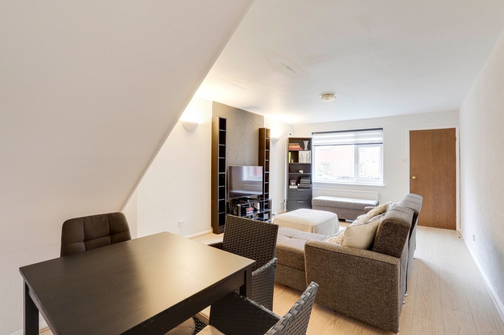 High Street Avenue, Arnold, NG5