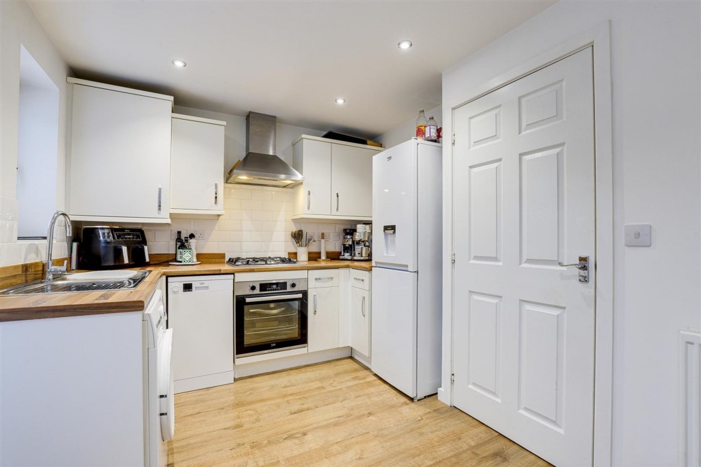 Lovesey Avenue, Hucknall, NG15