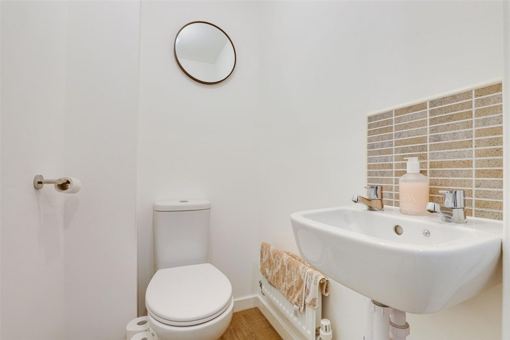 Lovesey Avenue, Hucknall, NG15