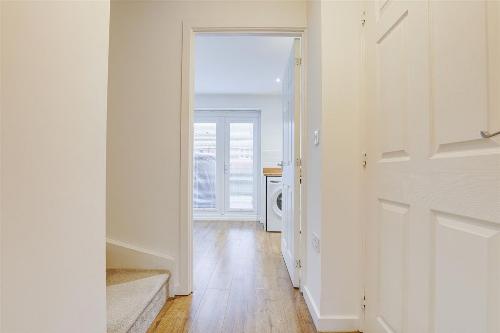 Lovesey Avenue, Hucknall, NG15