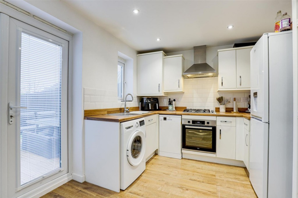 Lovesey Avenue, Hucknall, NG15