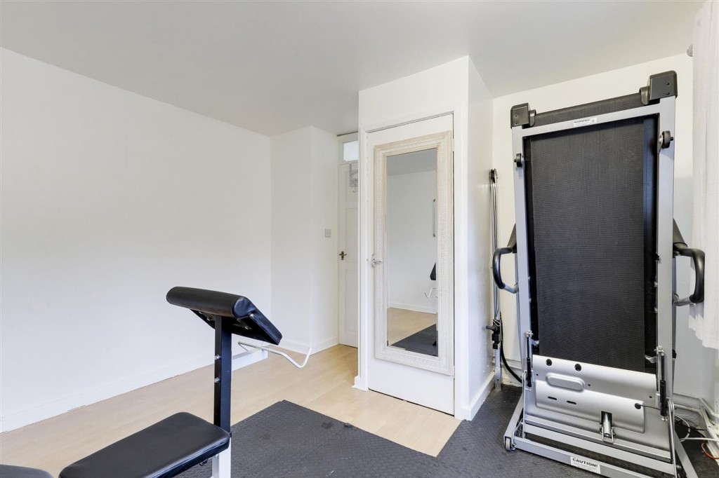 Danes Close, Arnold, NG5