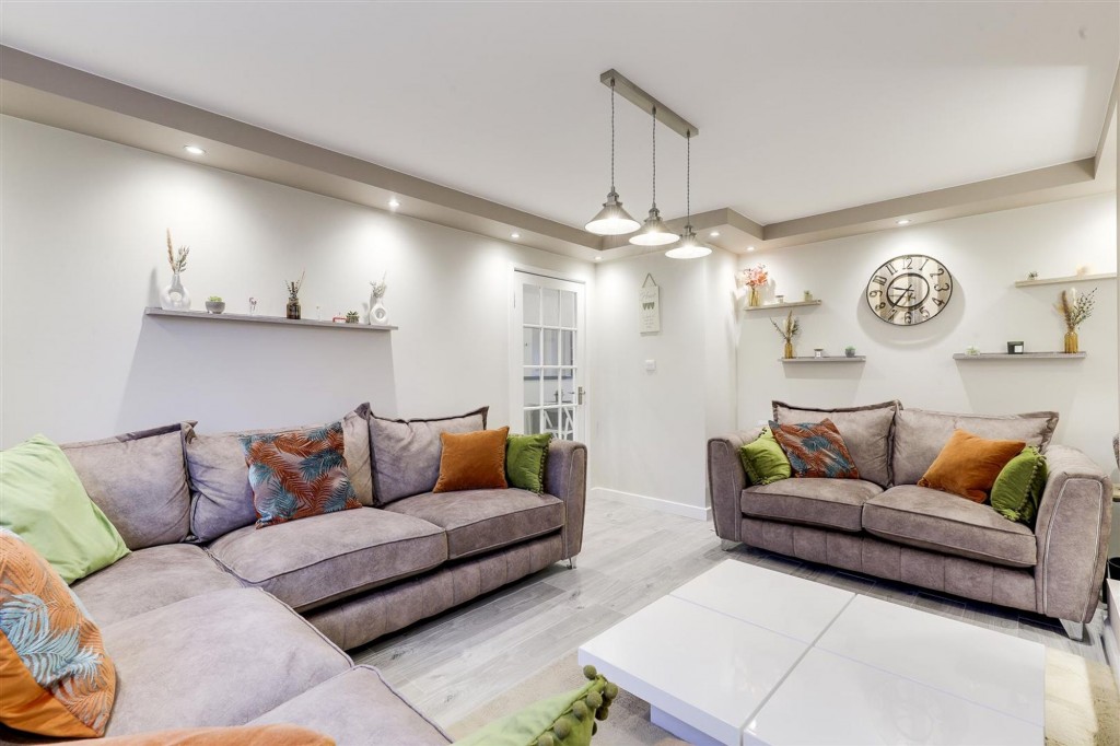 Danes Close, Arnold, NG5