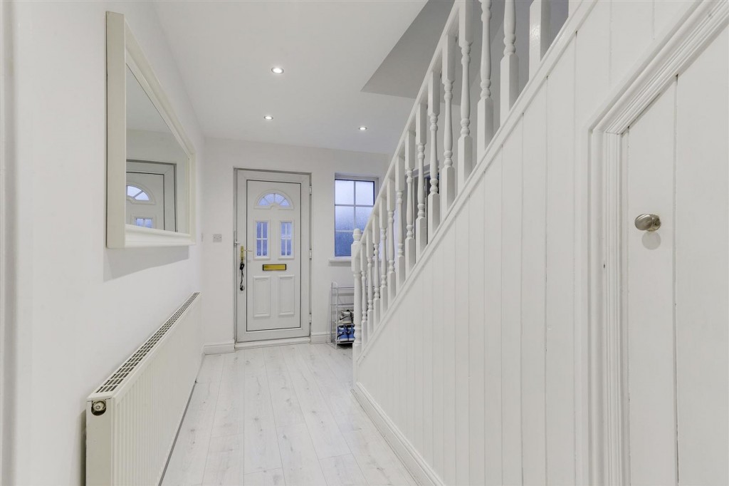 Danes Close, Arnold, NG5