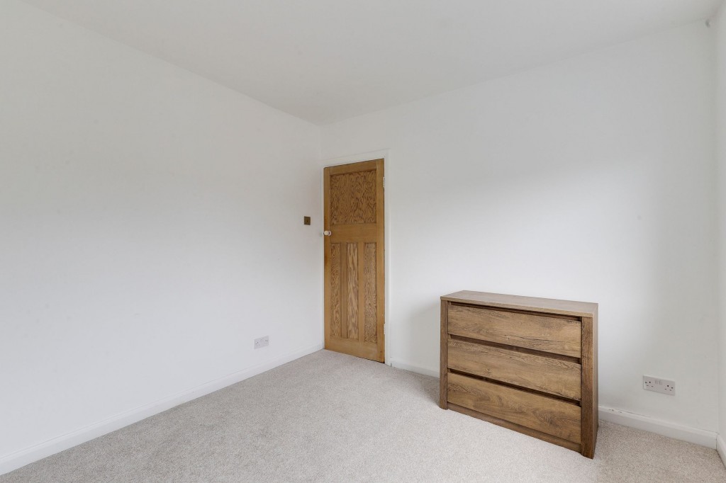 St. Johns Crescent, Hucknall, NG15