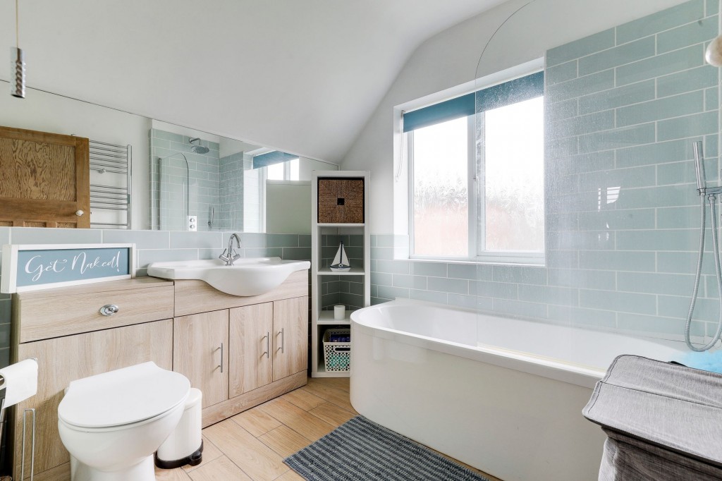 St. Johns Crescent, Hucknall, NG15