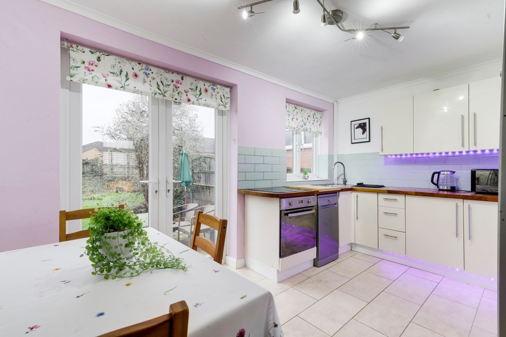 St. Johns Crescent, Hucknall, NG15