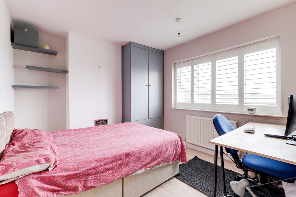 St. Johns Crescent, Hucknall, NG15