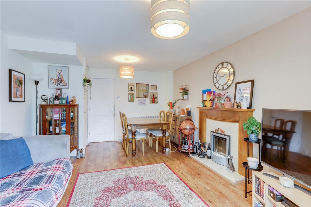 Roseberry Gardens, Hucknall, NG15