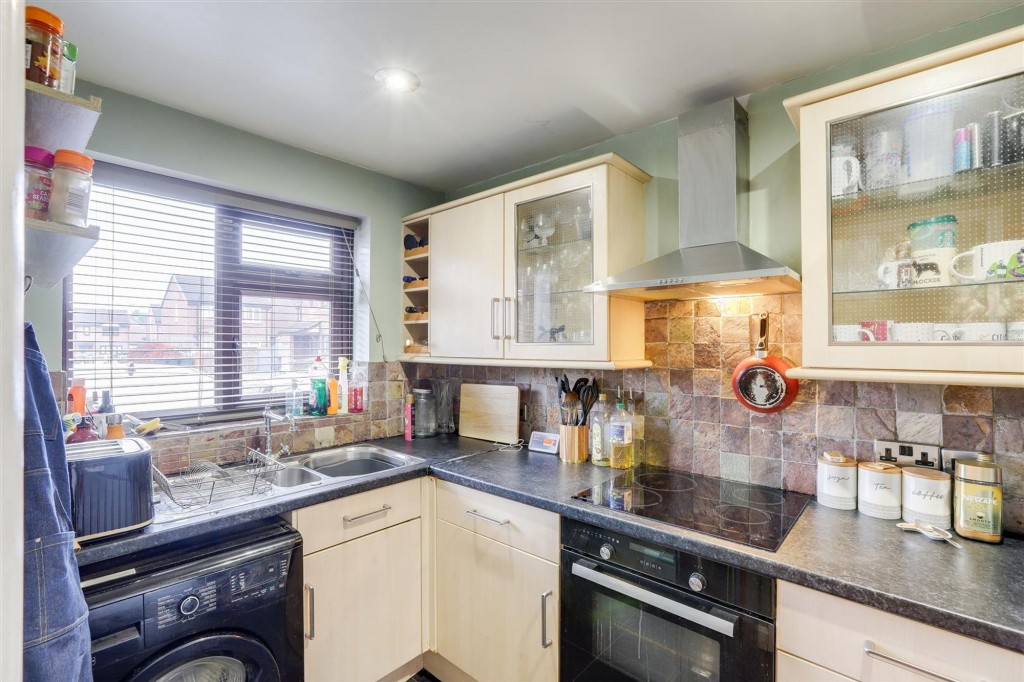 Roseberry Gardens, Hucknall, NG15