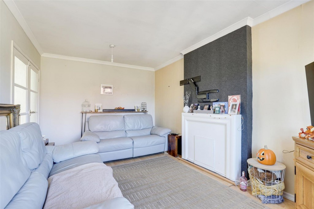 Milton Court, Nottingham, NG5