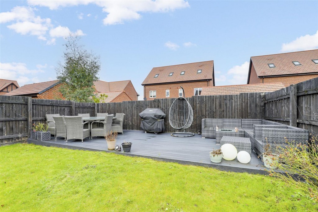 Lavinia Crescent, Edwalton, NG12