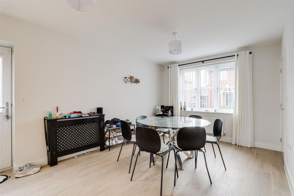 Lavinia Crescent, Edwalton, NG12