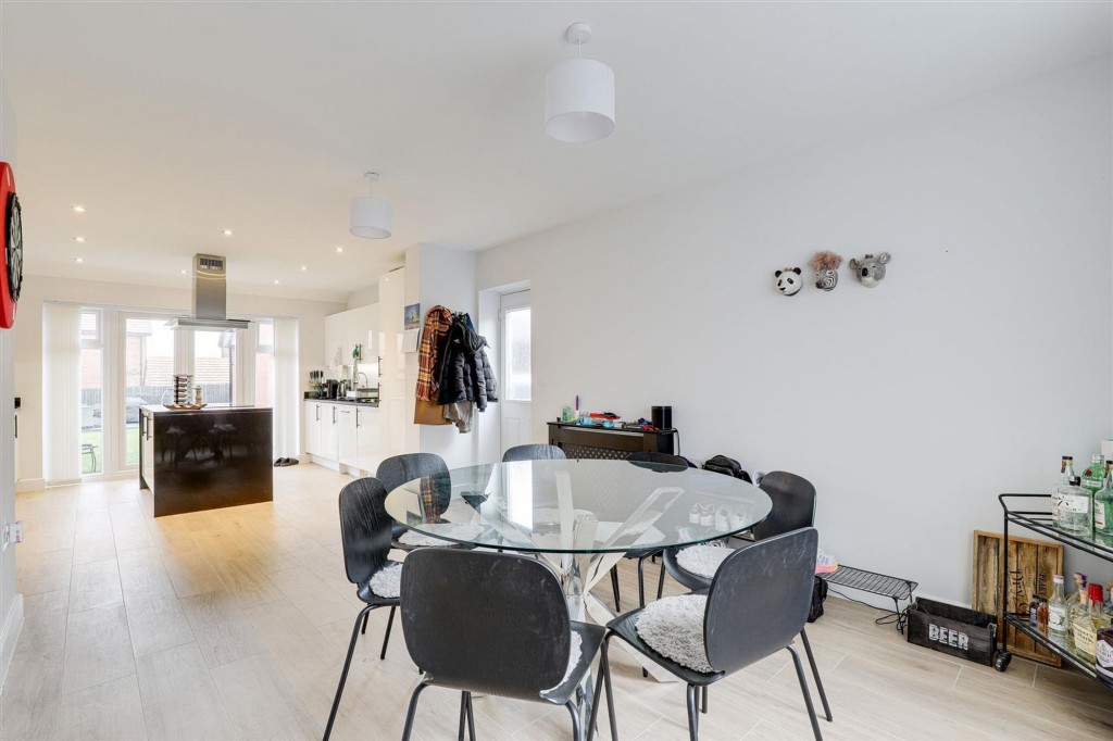 Lavinia Crescent, Edwalton, NG12