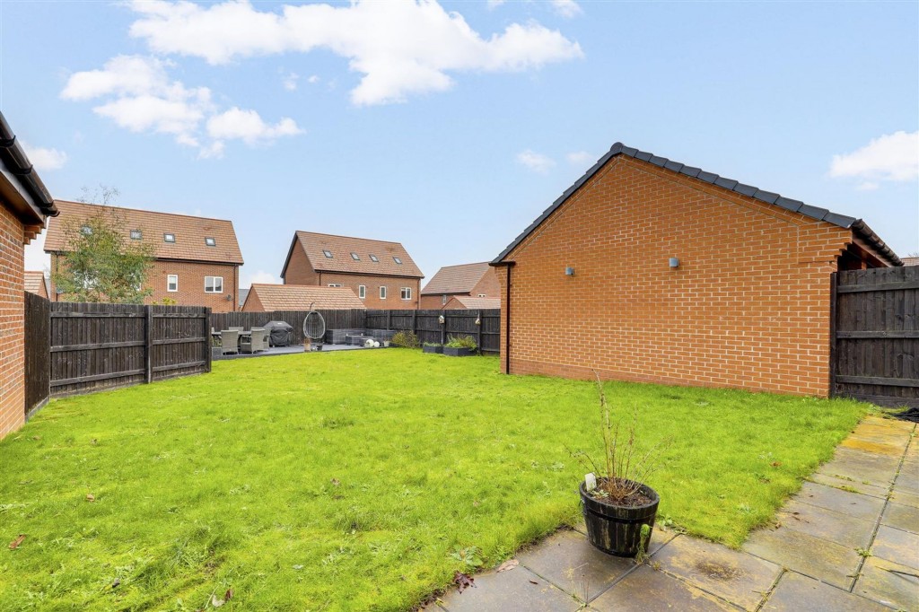 Lavinia Crescent, Edwalton, NG12